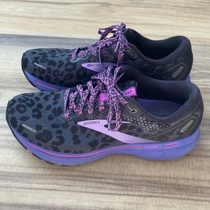 Used, Womens Brooks Ghost 14 size 8.5